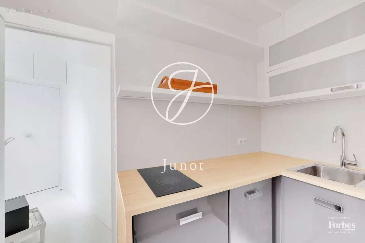 Appartement à PARIS-7E