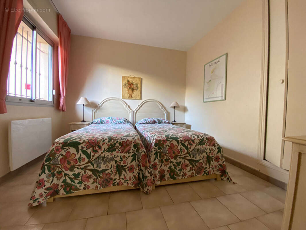 Appartement à SIX-FOURS-LES-PLAGES