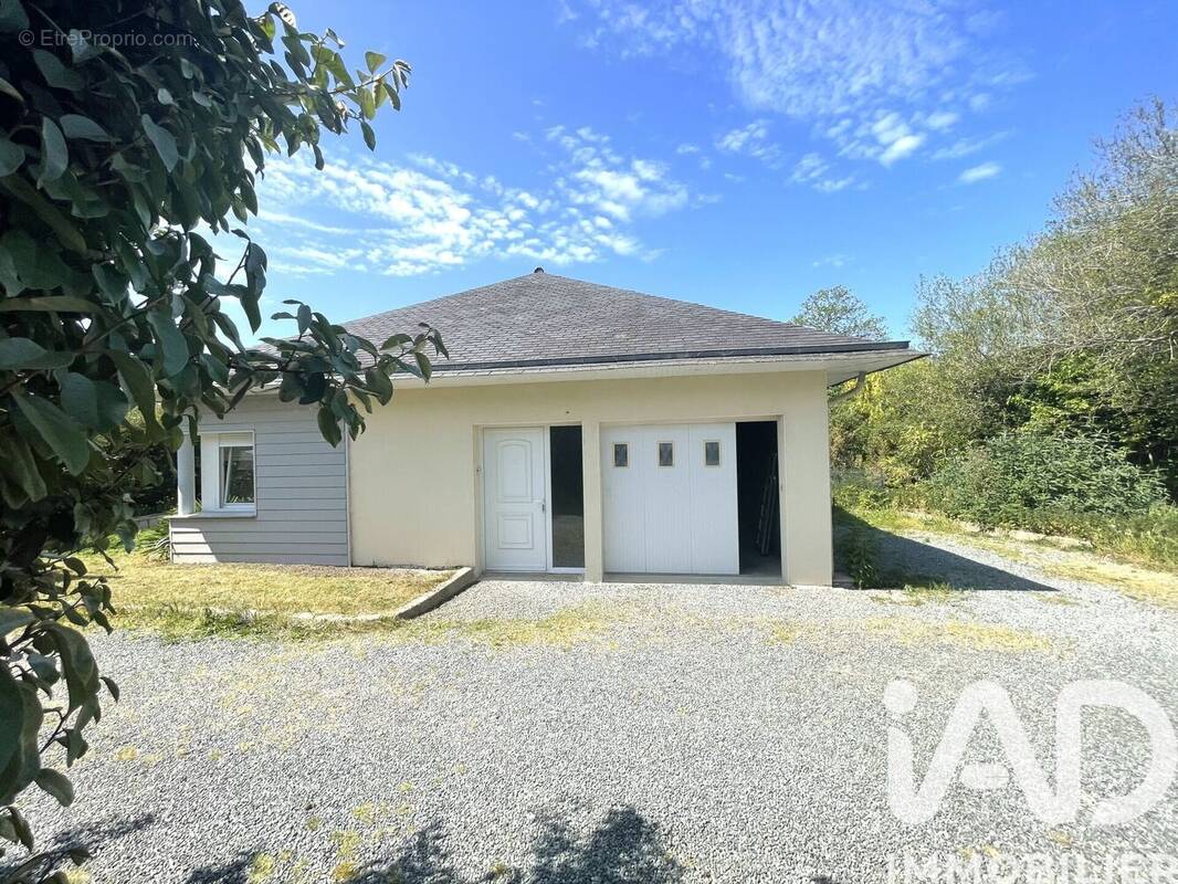 Photo 1 - Maison à TREDREZ-LOCQUEMEAU