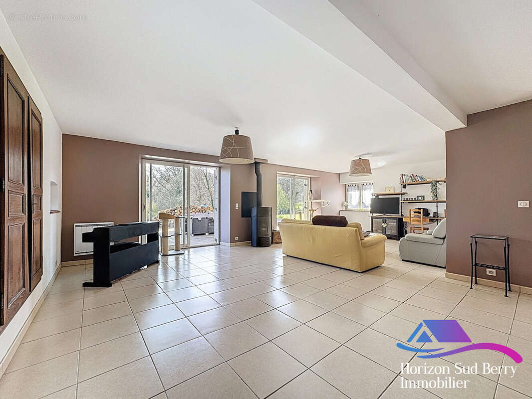 Séjour - Maison à BONNAT