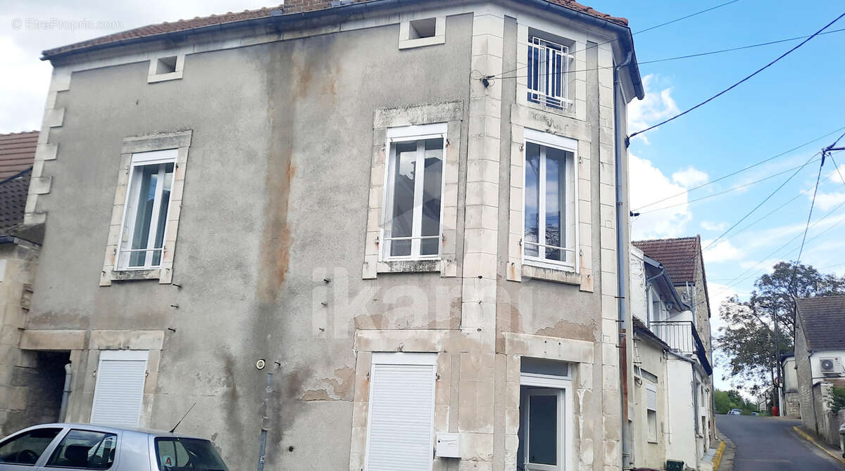 Appartement à COURSON-LES-CARRIERES