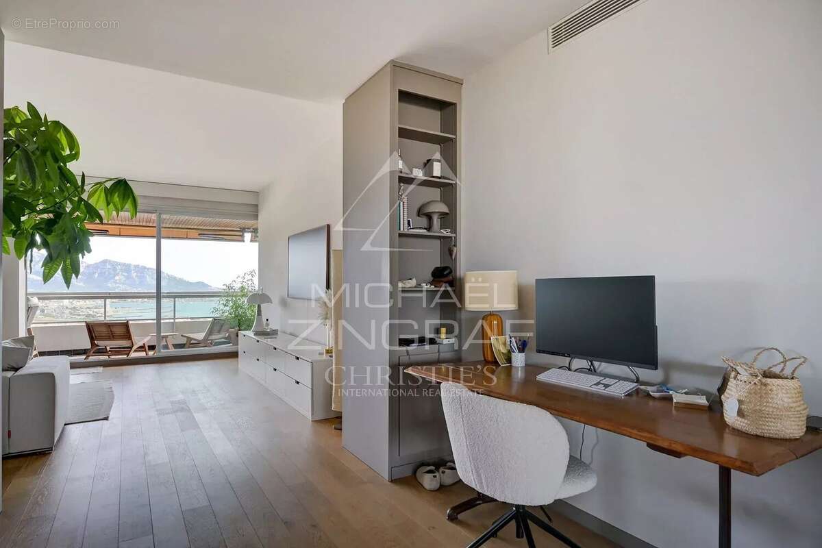 Appartement à MARSEILLE-8E