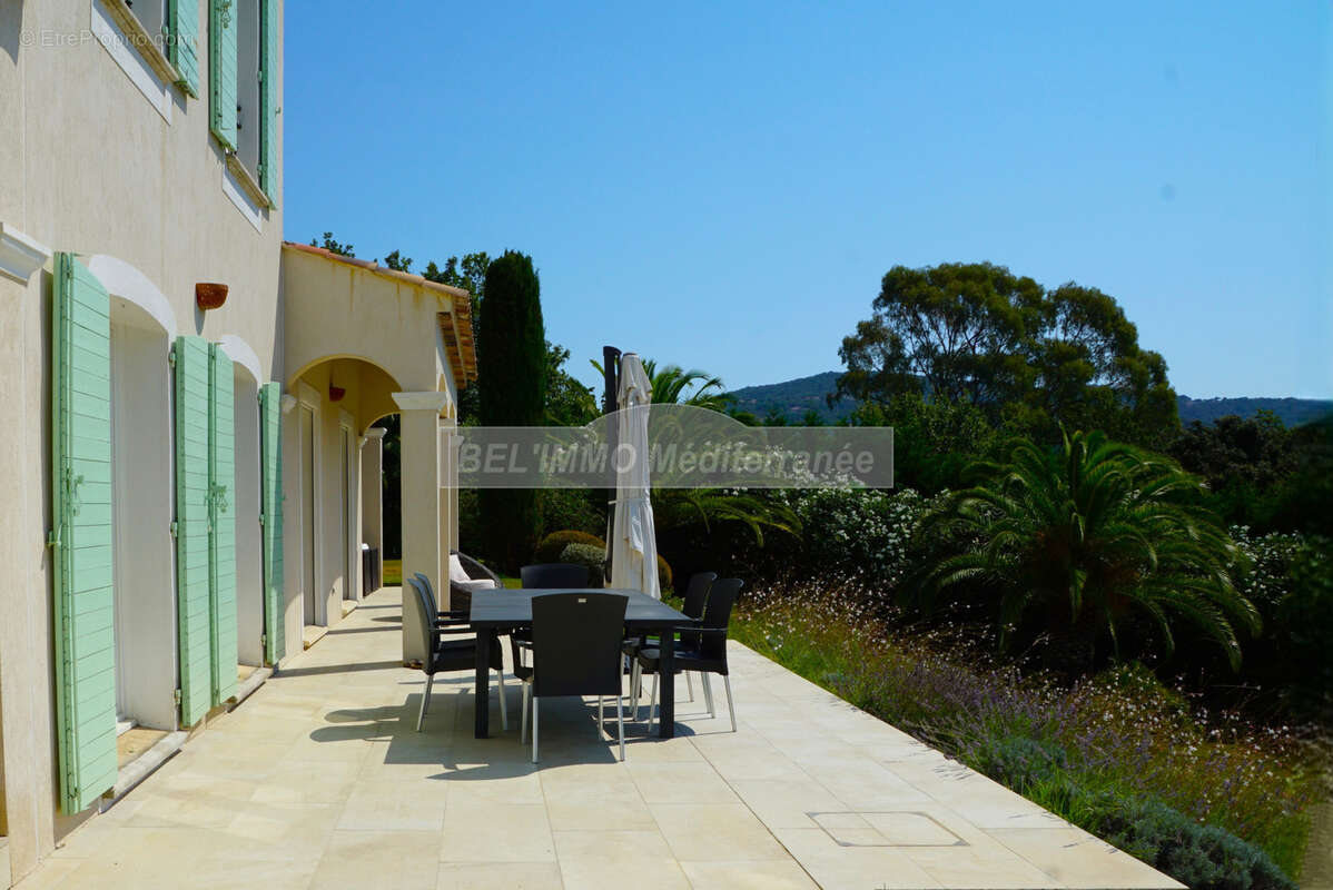 Propriété de 200 m2, piscine, terrain de 4000 m2 - photo 5