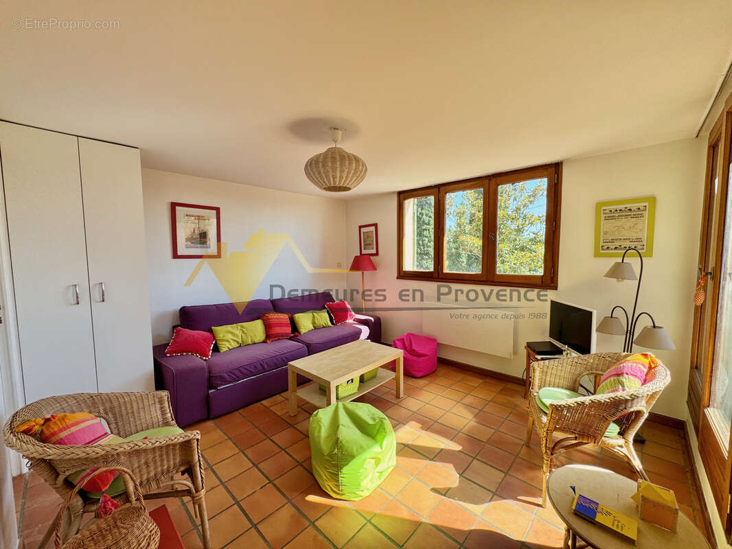 Duplex - T2 climatisé avec terrasse dans résidence - photo 2