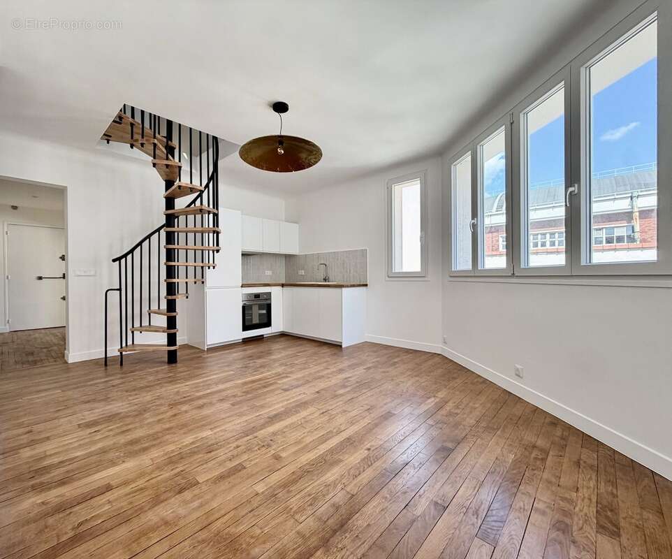 Appartement à PARIS-18E