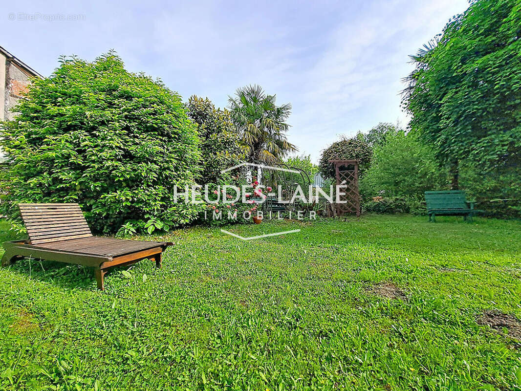 Propriété à vendre - spacieuse maison principale et appartement indépendant - SAINT HILAIRE DU HARCOUET - 50600 - photo 3