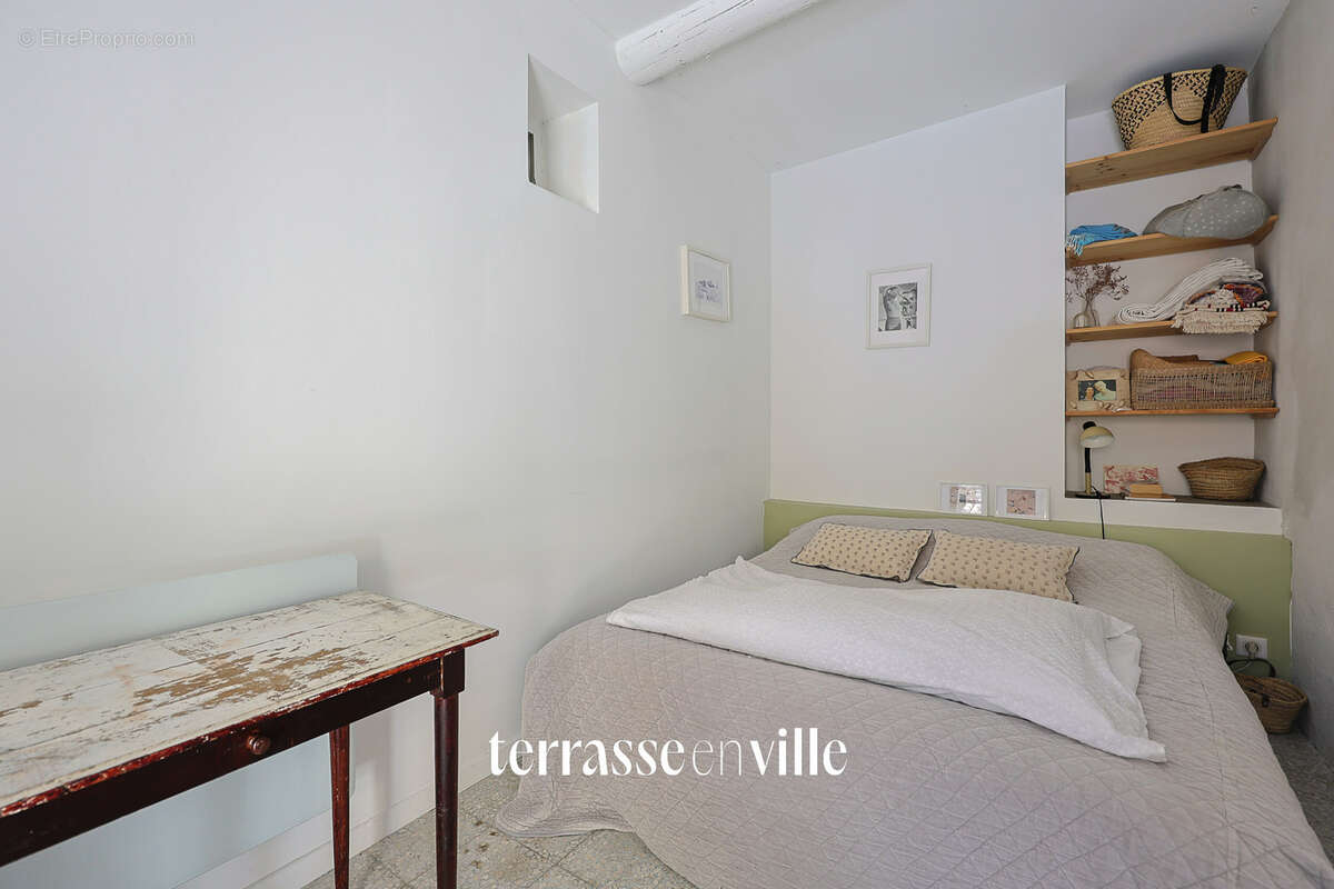 La ciotat   centre historique - grand duplex - t9 - 192 m2   5 ch - parcelle 350m2 - parking - 1 250 000€ - photo 21