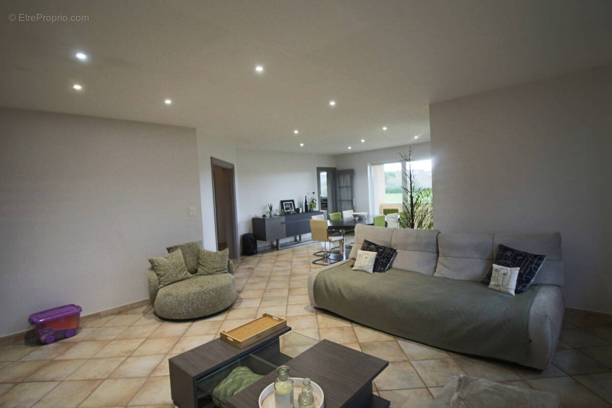 Maison à PUY-L&#039;EVEQUE