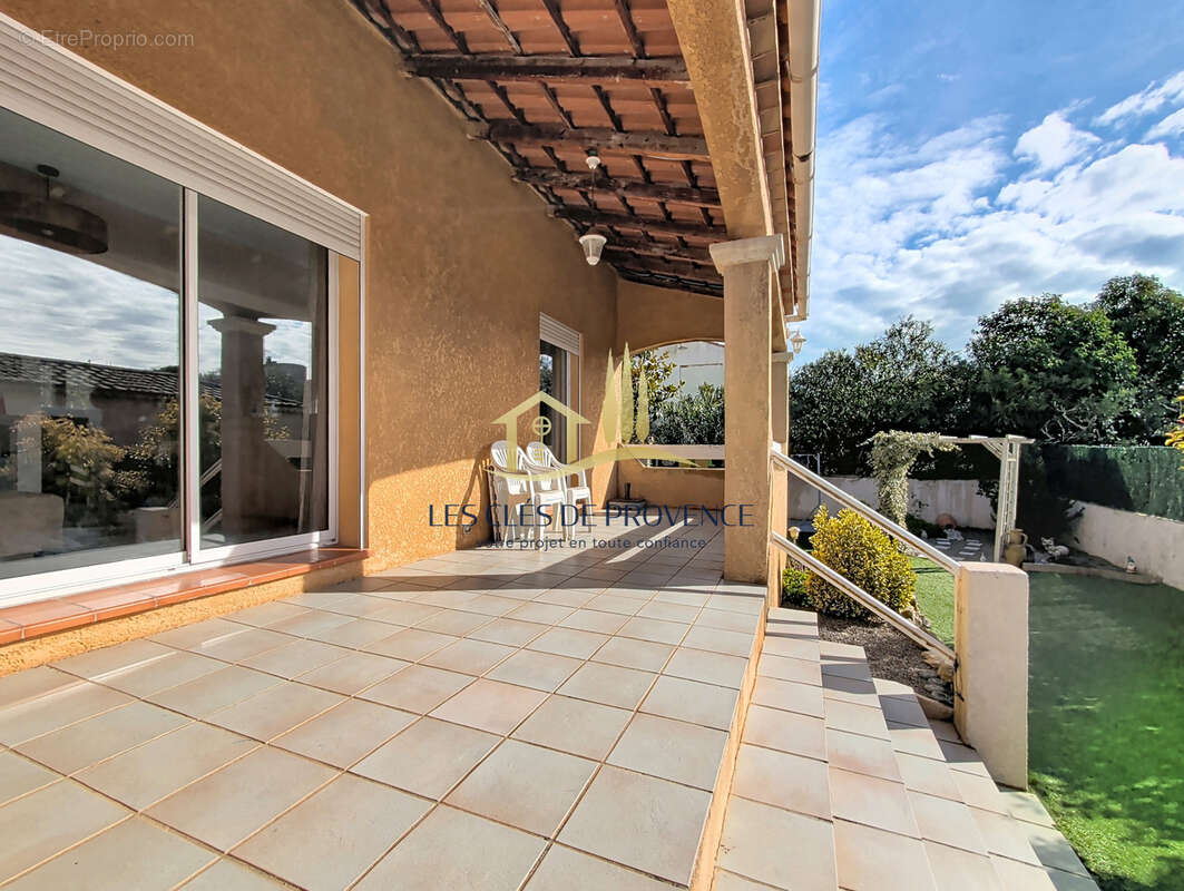 Maison à ROGNAC