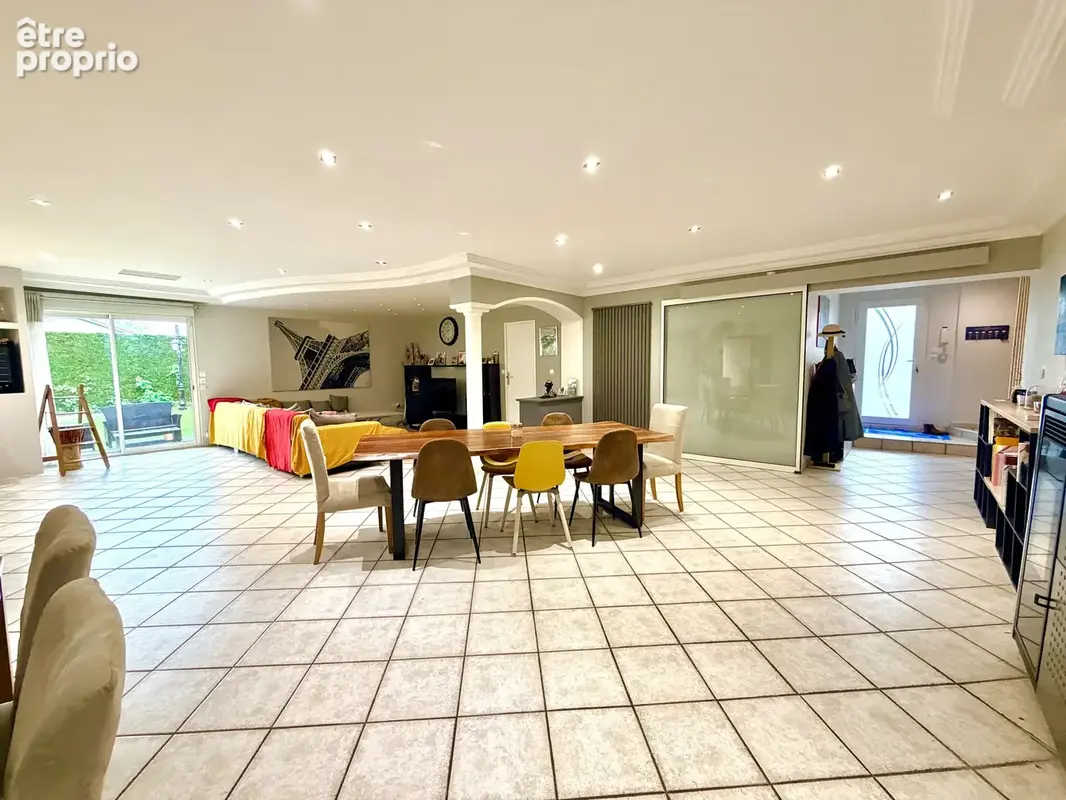 Grande maison familiale frontenas 280 m2 avec 5 chambres à 35 min de Lyon - photo 5
