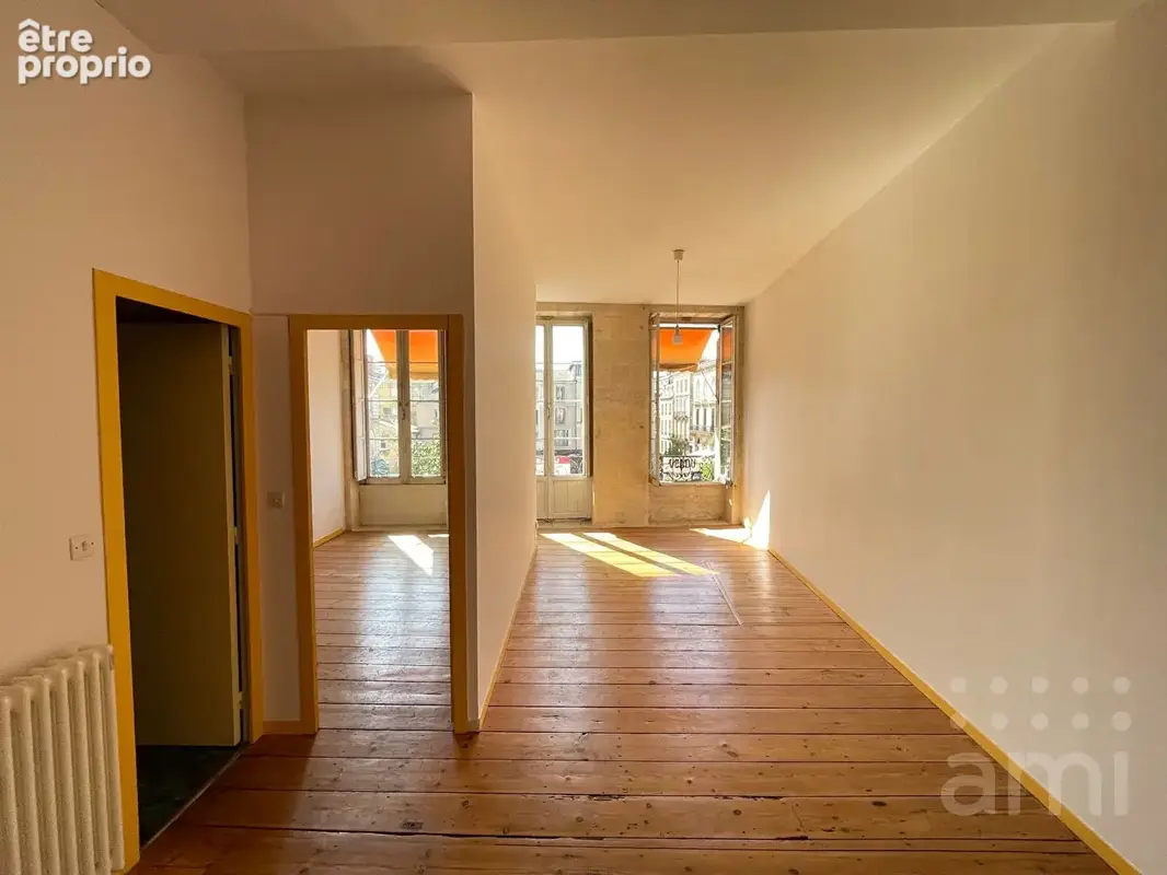 Bordeaux Place Camille Jullian : Appartement T2 - photo 2
