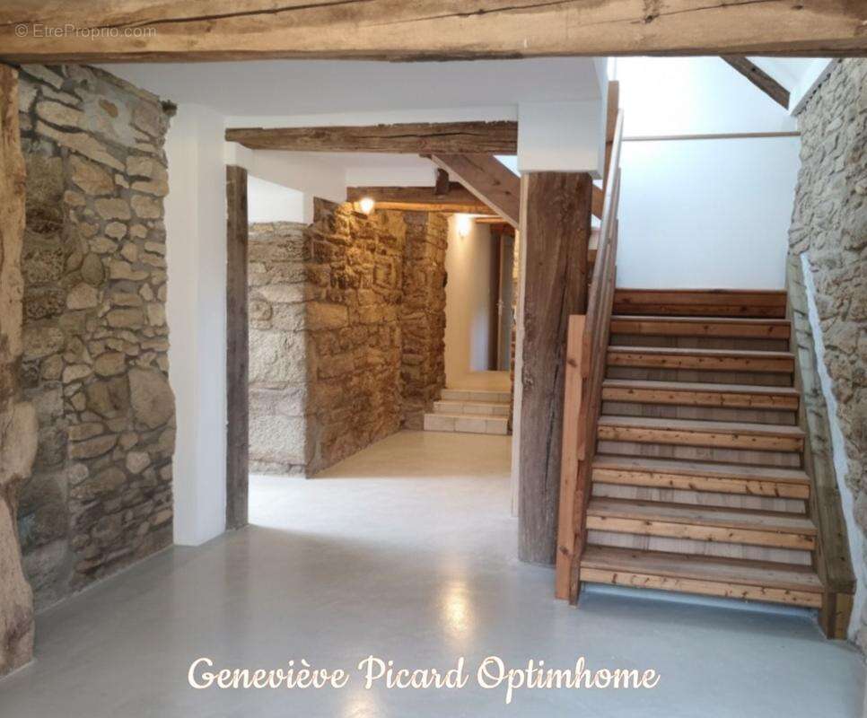 312 m2 d'histoire et de caractère sur près d'un hectare, aux portes de la forêt de Camors - photo 4