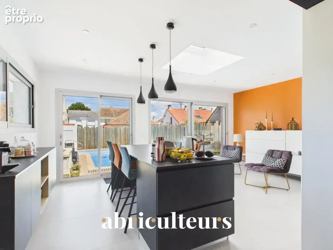 Maison familiale de 141 m² avec jardin, piscine  en vente au Croisic (44490) - photo 2