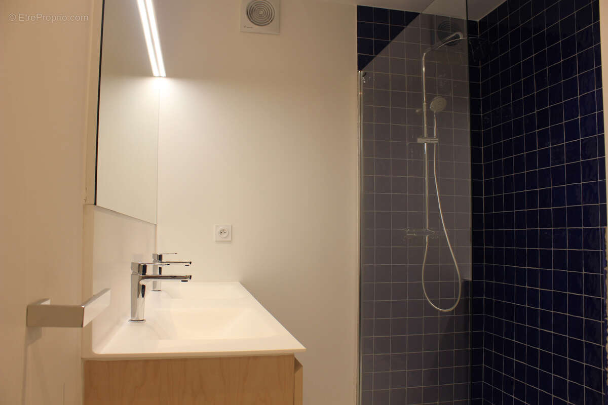 Proche centre, jolie maison rénovée avec piscine - photo 16