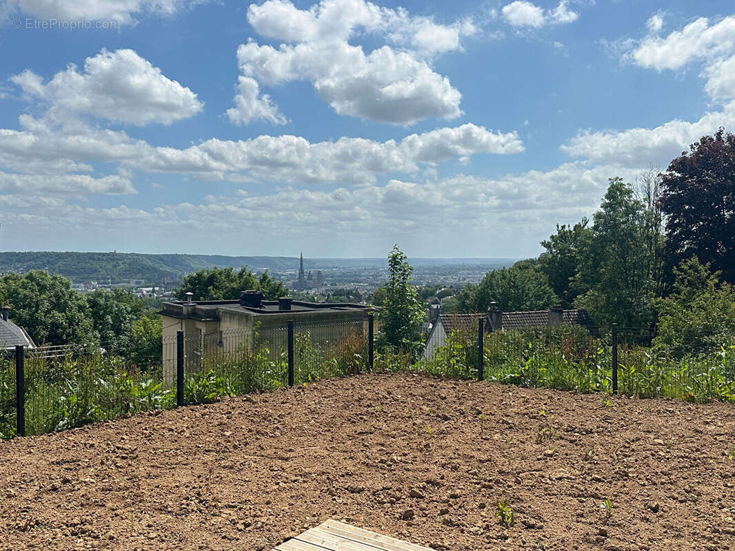 Appartement à MONT-SAINT-AIGNAN