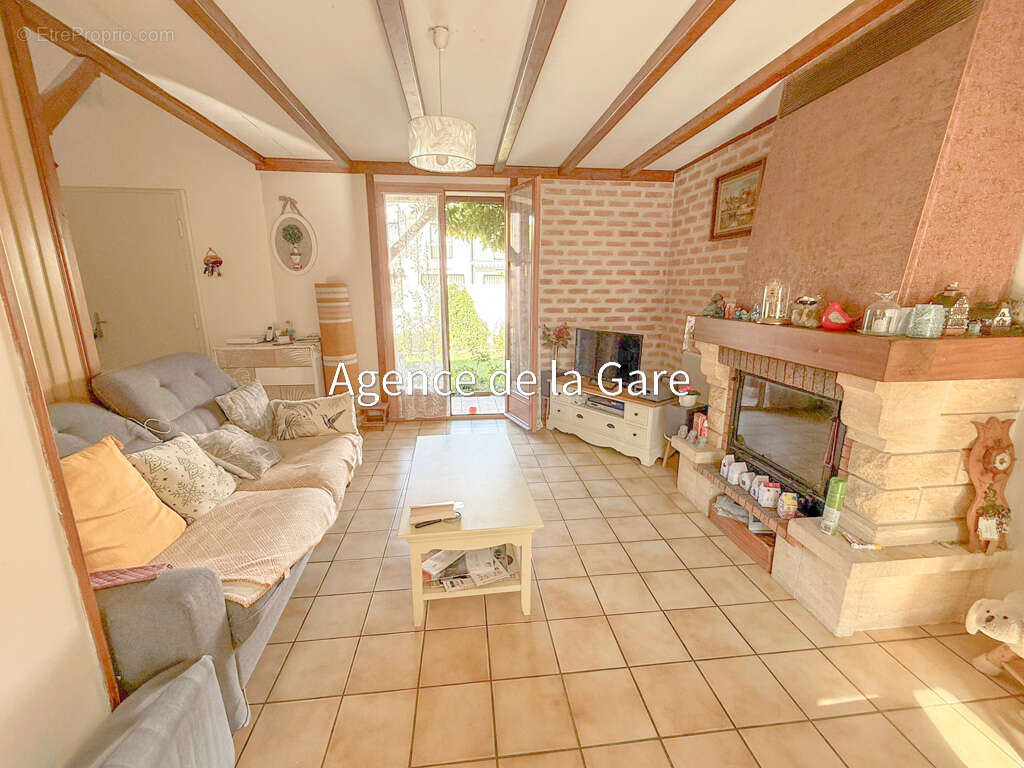 Maison à SARTROUVILLE