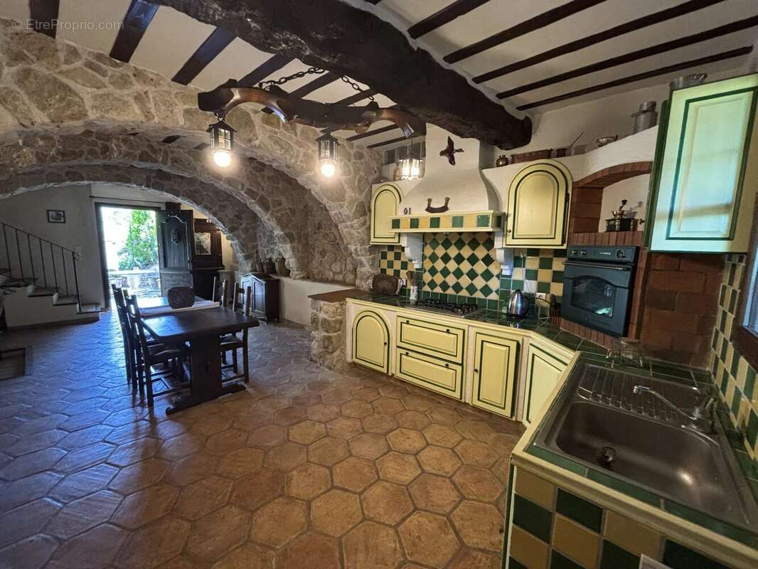 Maison à CHATEAUDOUBLE