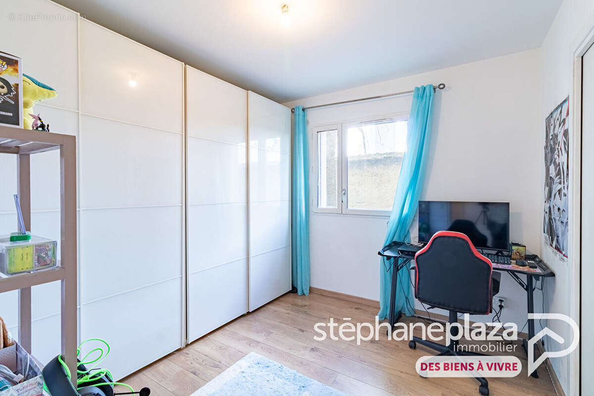 Appartement T4 avec jardin de 150m² - photo 6
