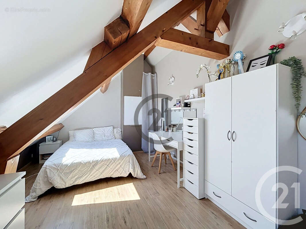 Maison 141 m² à Villeblevin  - photo 12
