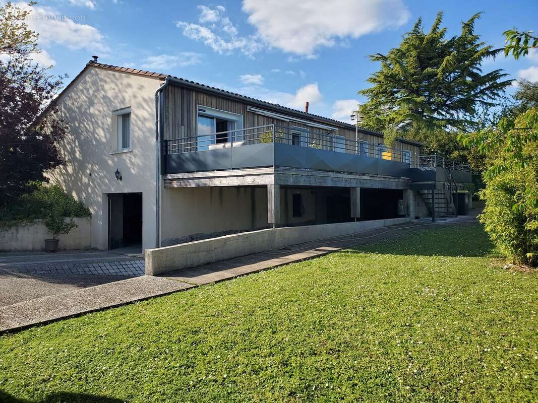 Maison à CHAMPNIERS