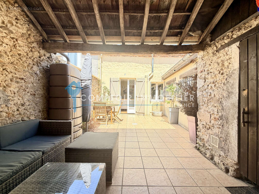 Maison 5 pièces avec jardin et dépendance - photo 18