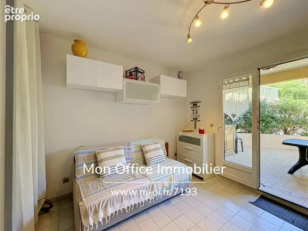 Référence : 7193-les - studio avec terrasse et parking dans résidence calme avec piscine à cavalaire sur mer - photo 2