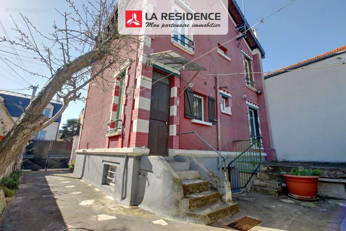 Maison à SARTROUVILLE