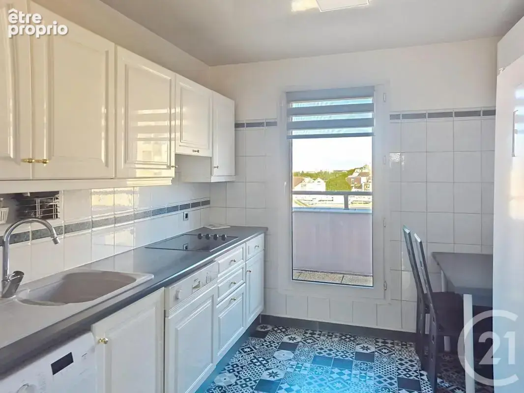 Appartement 5 pièces 99 m² à vendre à Creteil (94000) - photo 2