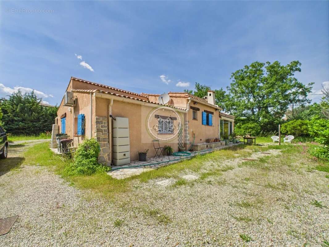 Maison à BAGNOLS-EN-FORET