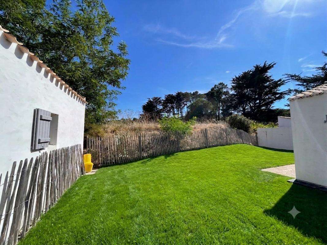 Maison 96 m² à L'epine  - photo 9