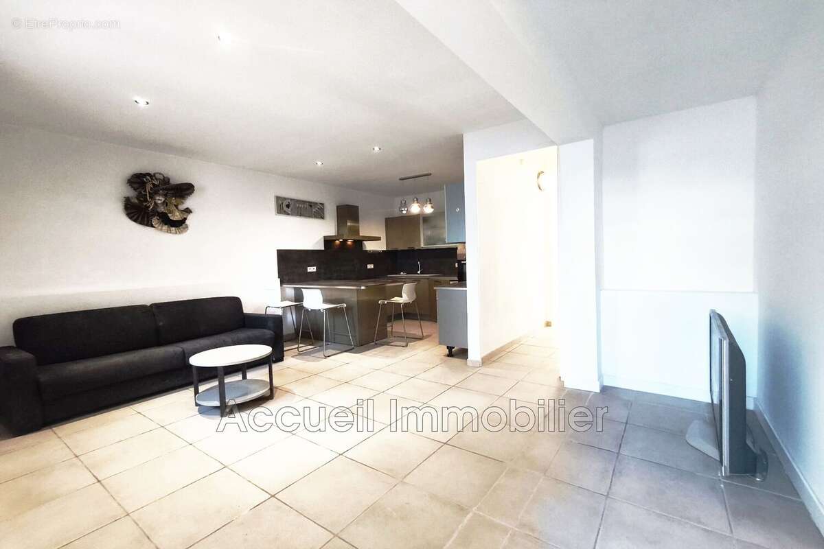 Appartement 77 m² à Le Grau-Du-Roi  - photo 2