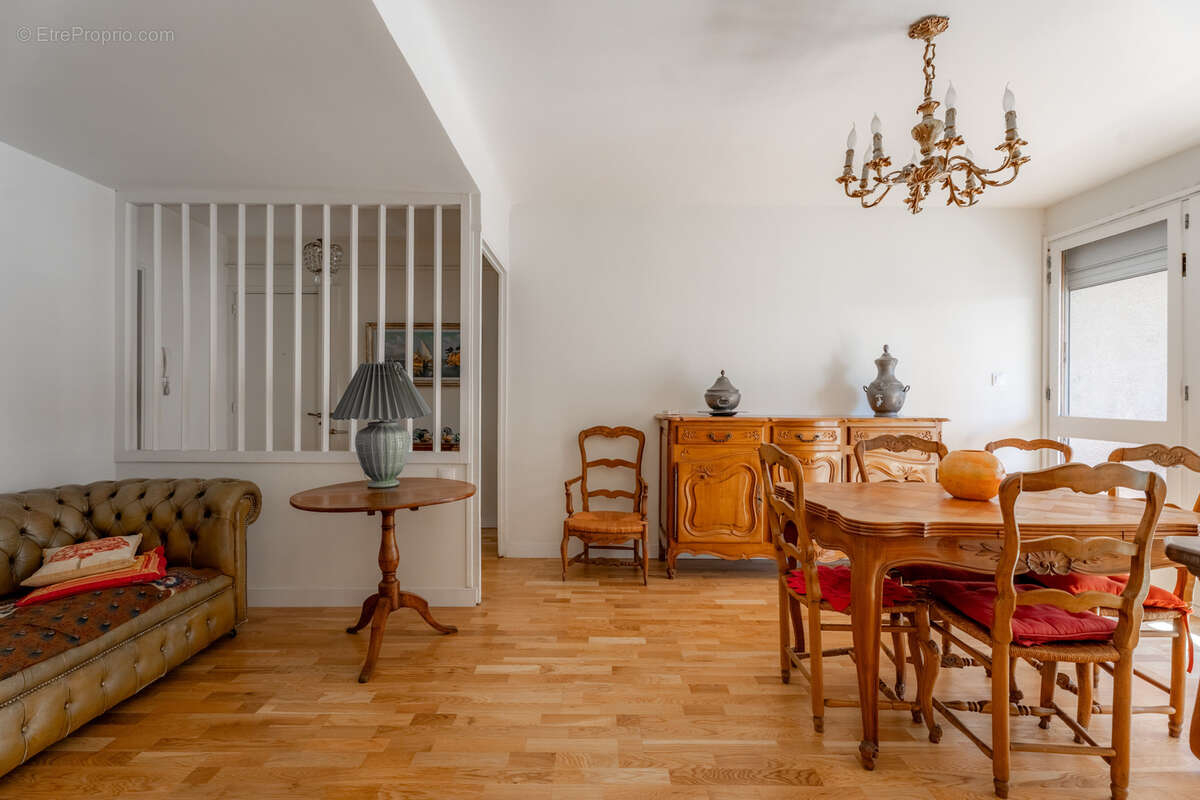 Appartement à MARSEILLE-2E