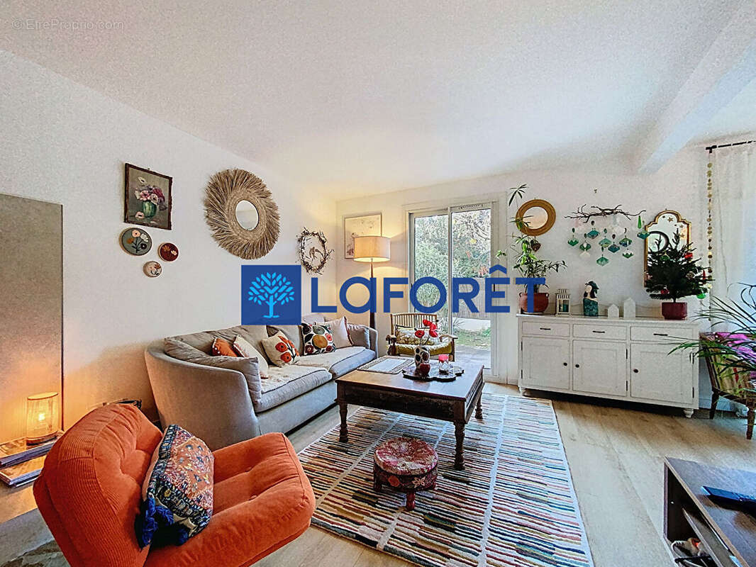 Maison à SOLLIES-PONT