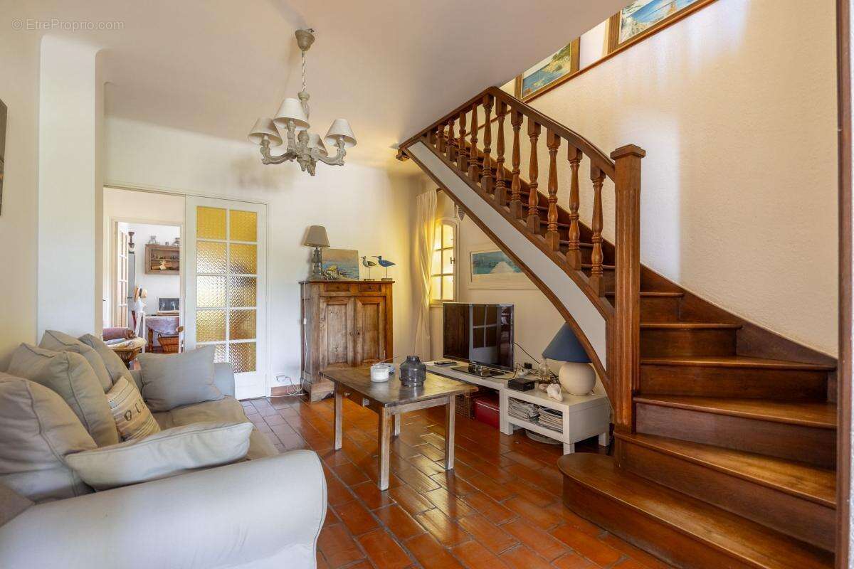 Maison à ROQUEFORT-LA-BEDOULE