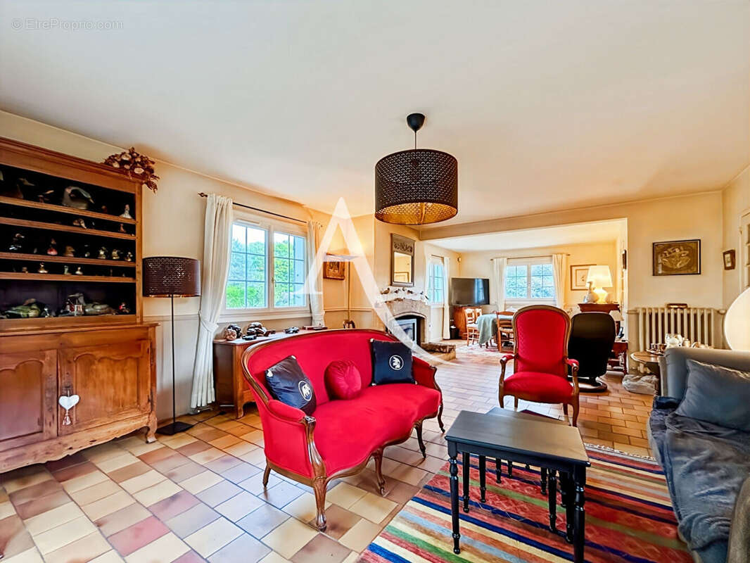 Maison à LES ESSARTS-LE-ROI