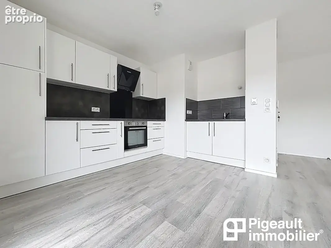 Appartement T2 à vendre - Rennes - Rue d'Antrain - Nord Saint Martin - Balcon - Parking - photo 7