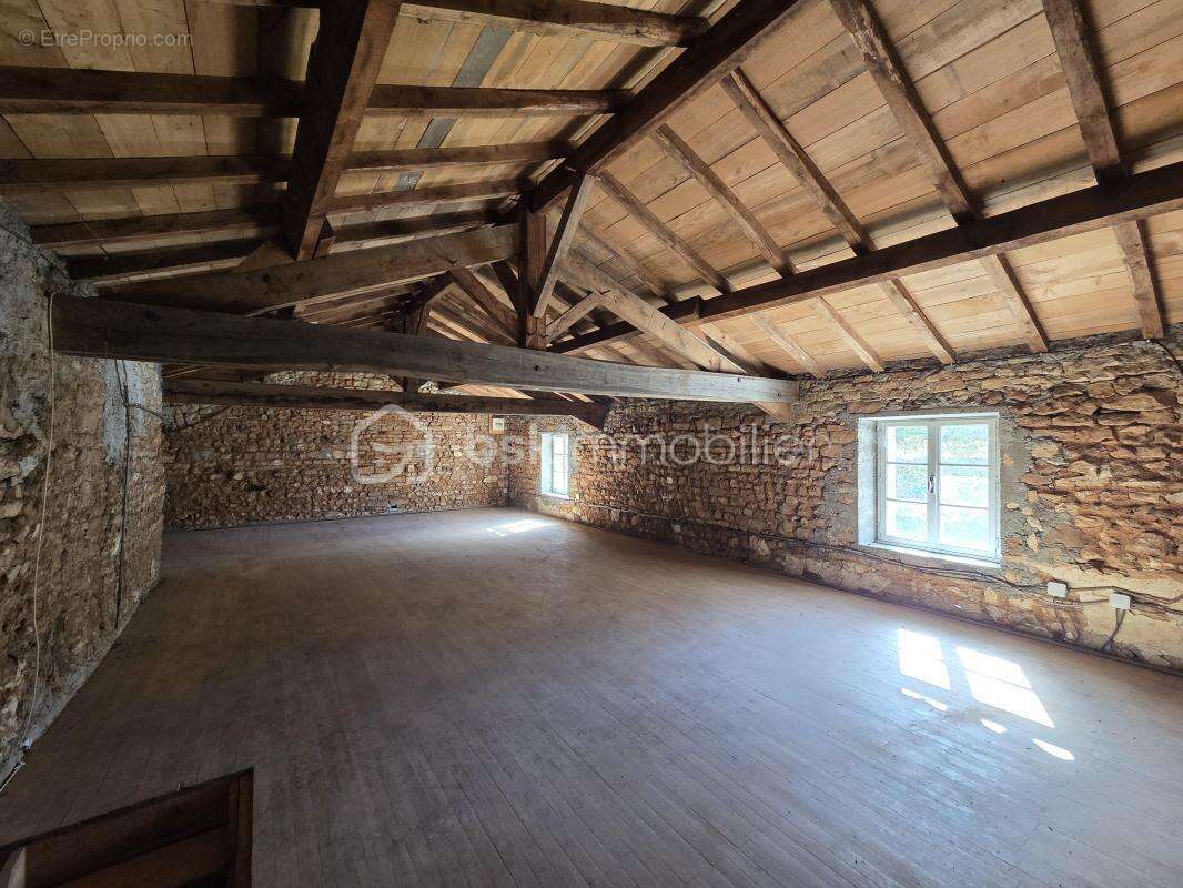 Ensemble immobilier à fort potentiel – calme, verdure et multiples dépendances - photo 18