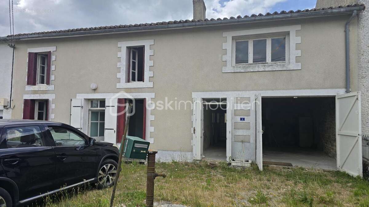 Maison à VASLES