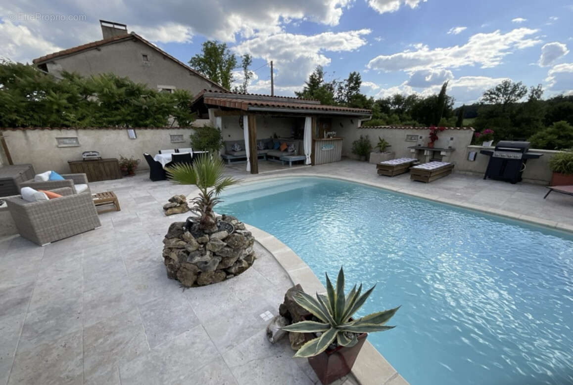 Maison à FESTALEMPS