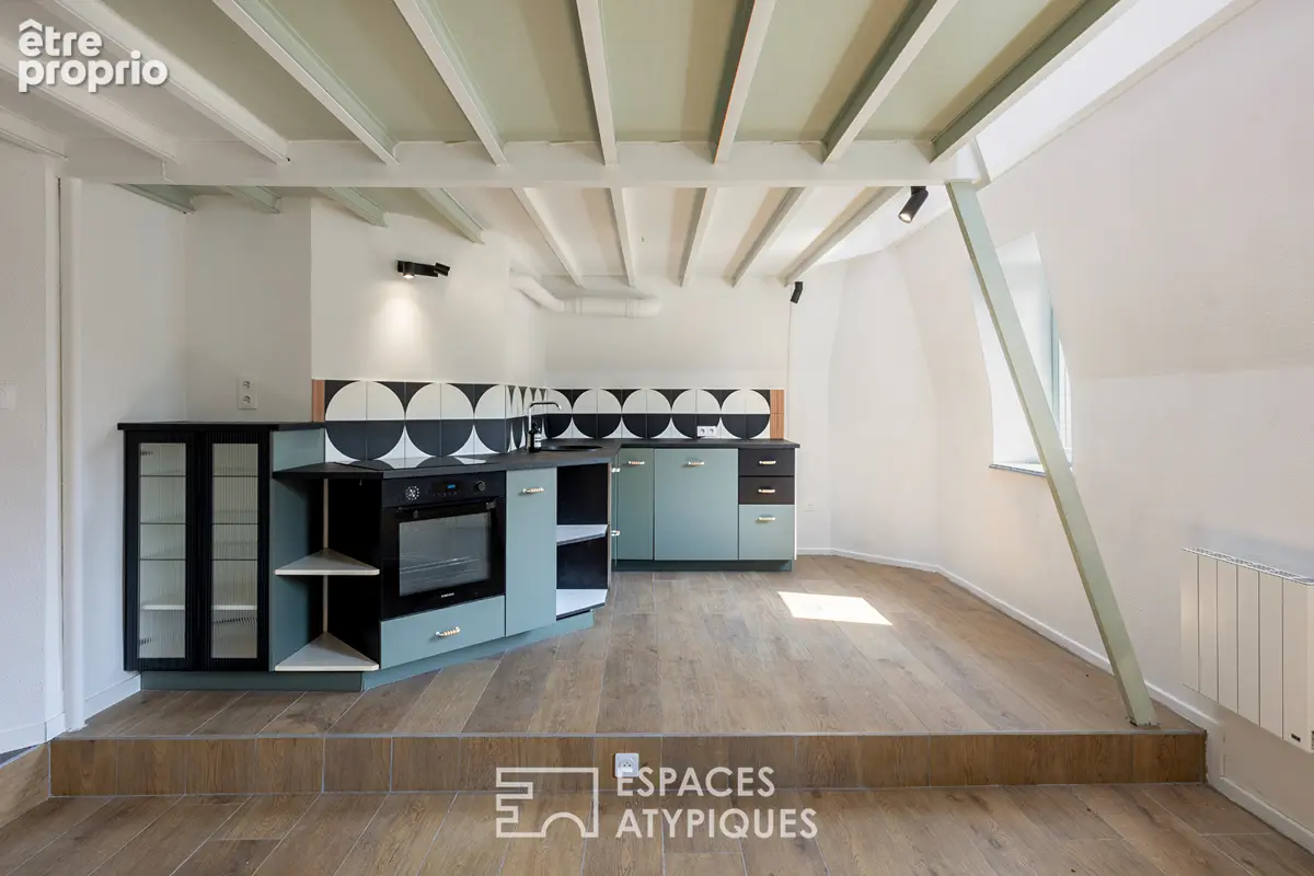 Duplex sous les toits rénové en hyper centre - photo 2