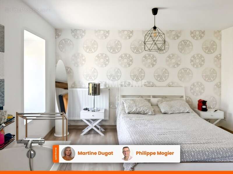 Maison à CREUZIER-LE-NEUF