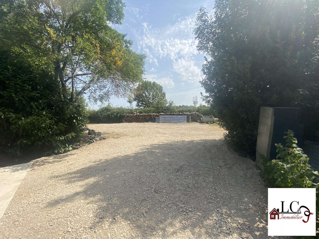 Maison 70 m² à Beaumont-La-Ferriere  - photo 2