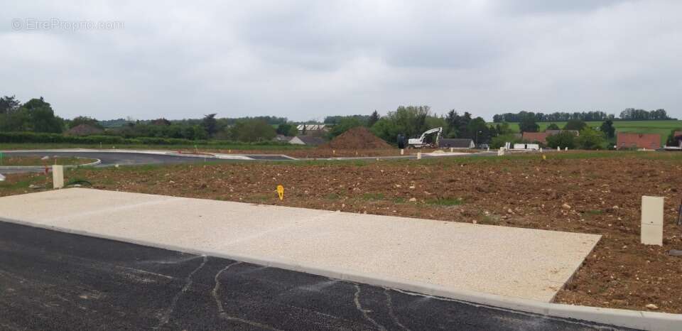Terrain à VER-LES-CHARTRES