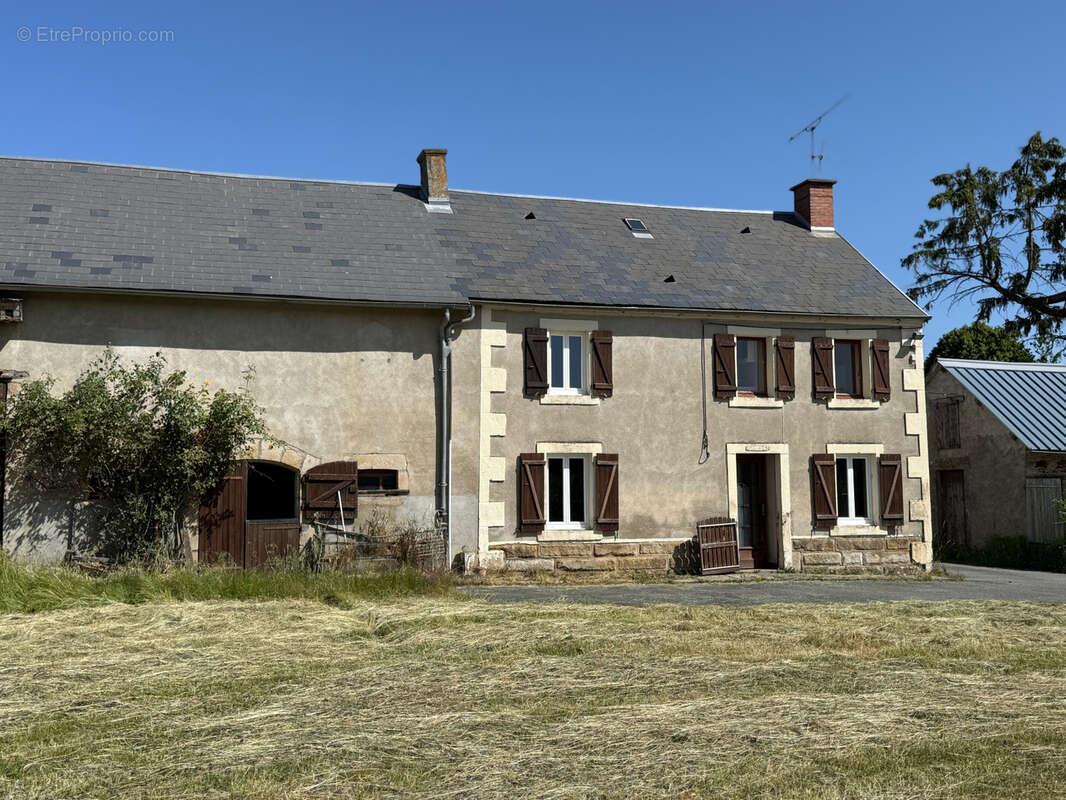 Maison à SAINT-JULIEN-LA-GENESTE