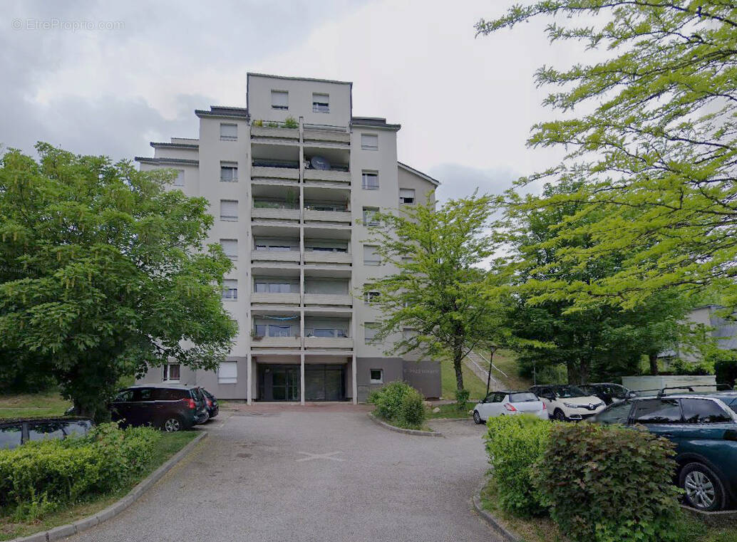 Appartement à VILLEFONTAINE