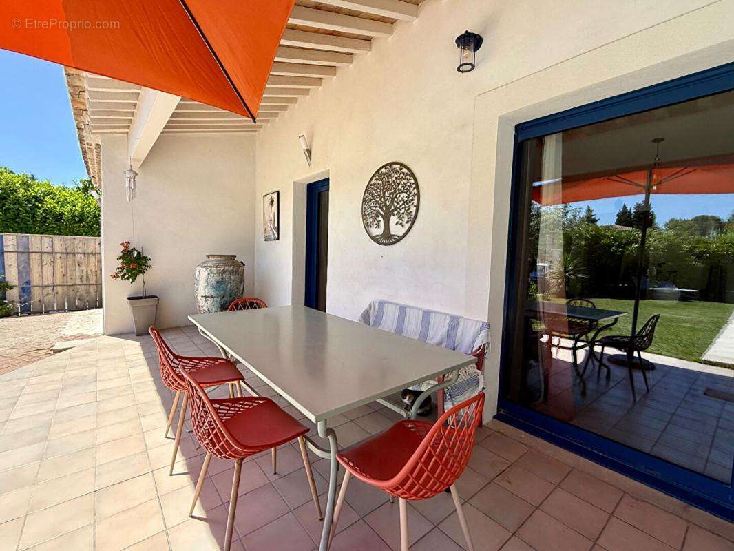 À Vendre maison avec piscine et studio de 25m2 à Mouriès - photo 14