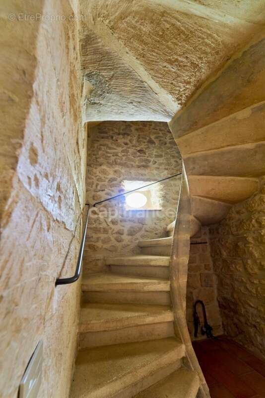 Á UZES (30) Propriété d’Exception à Deux Pas de la Place aux Herbes - photo 19