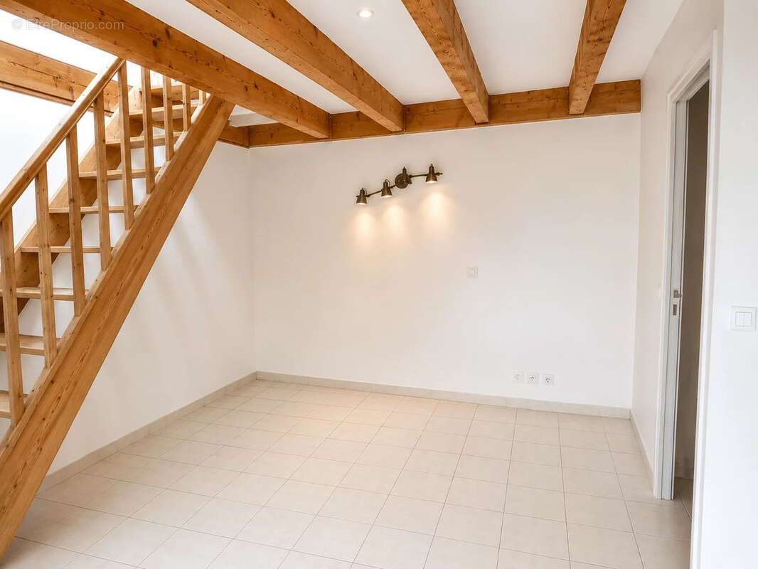 Appartement à SAINT-MAXIMIN-LA-SAINTE-BAUME