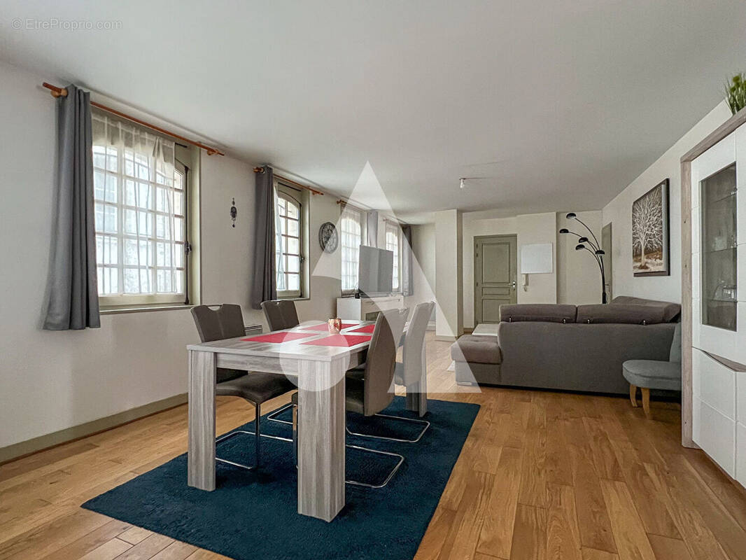 Appartement à SAINTES
