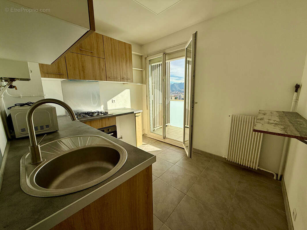 Appartement à MARSEILLE-11E